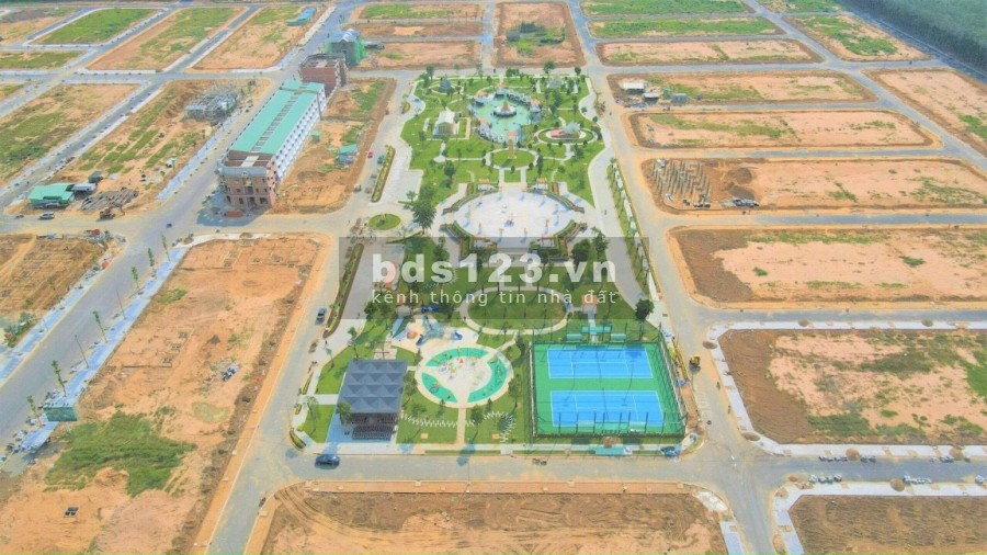 Chính chủ cần bán gấp lô đất kế sân bay - sổ hồng riêng, diện tích 100m2