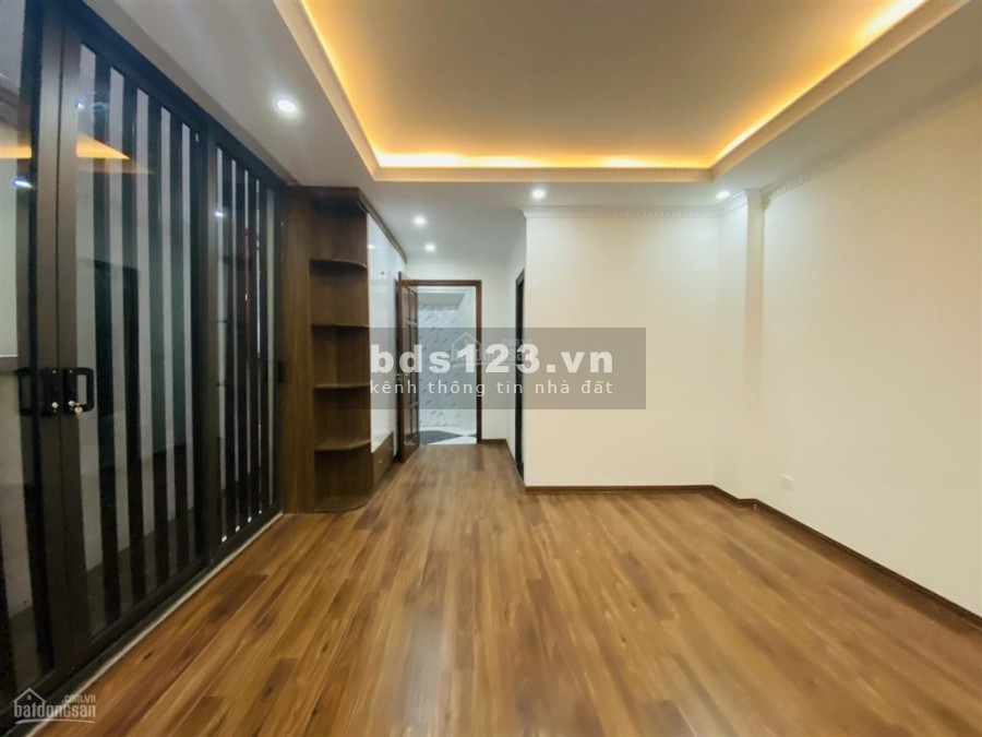 Tuyệt phẩm Kim Giang, lâu đài giữa lòng Hà Nội, 6 tầng thang máy, lô góc 3 thoáng, giá hơn 5 tỷ