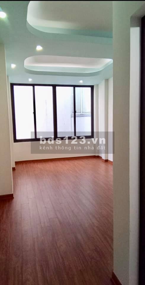 Bn nhà riêng phố Nguyễn Chính, ô tô đỗ cửa, 32m2 x 5T, 2.98 tỷ, lh 0926900555