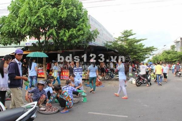 Đất ngộp bán rẻ 21x50=1050m2, giá 430 triệu gần trường, dân cư đông, shr