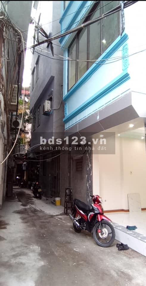 Bn nhà riêng phố Nguyễn Chính, ô tô đỗ cửa, 32m2 x 5T, 2.98 tỷ, lh 0926900555