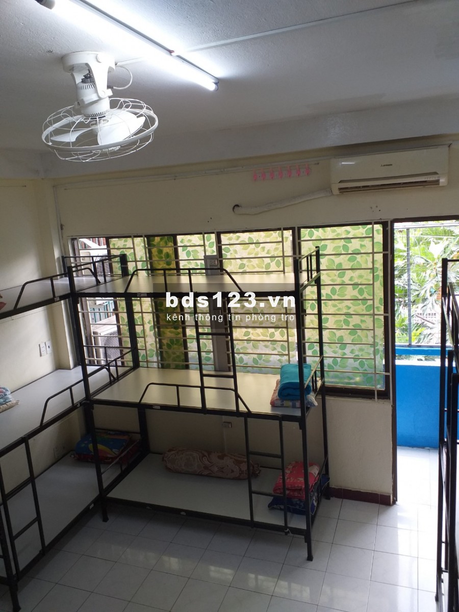 KTX giá rẻ, phòng ghép có máy lạnh bao trọn chi phí