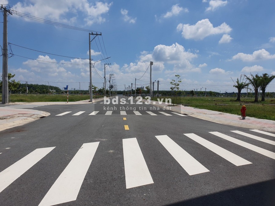 Đất nền Long Nguyên sổ hồng riêng, giá bán 825 triệu, chiết khấu cao, lhcc
