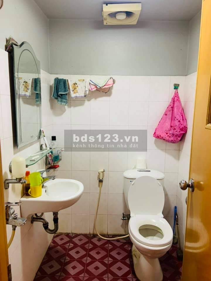 Âu Cơ 60m2x3Tx2.6MT. Ngõ to như phố, ôtô đỗ cửa. Giá 2.5 tỷ.