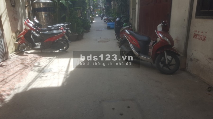 Vị trí Phương Mai, Lương Đình Của, 20m*5 tầng, ô tô đỗ cách 1 nhà, giá 2.1 tỷ