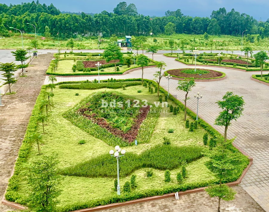 Bán lô đất sổ đỏ hướng ĐN ngay ngã 4 đường 36m - KĐT mới Xuân Hoà