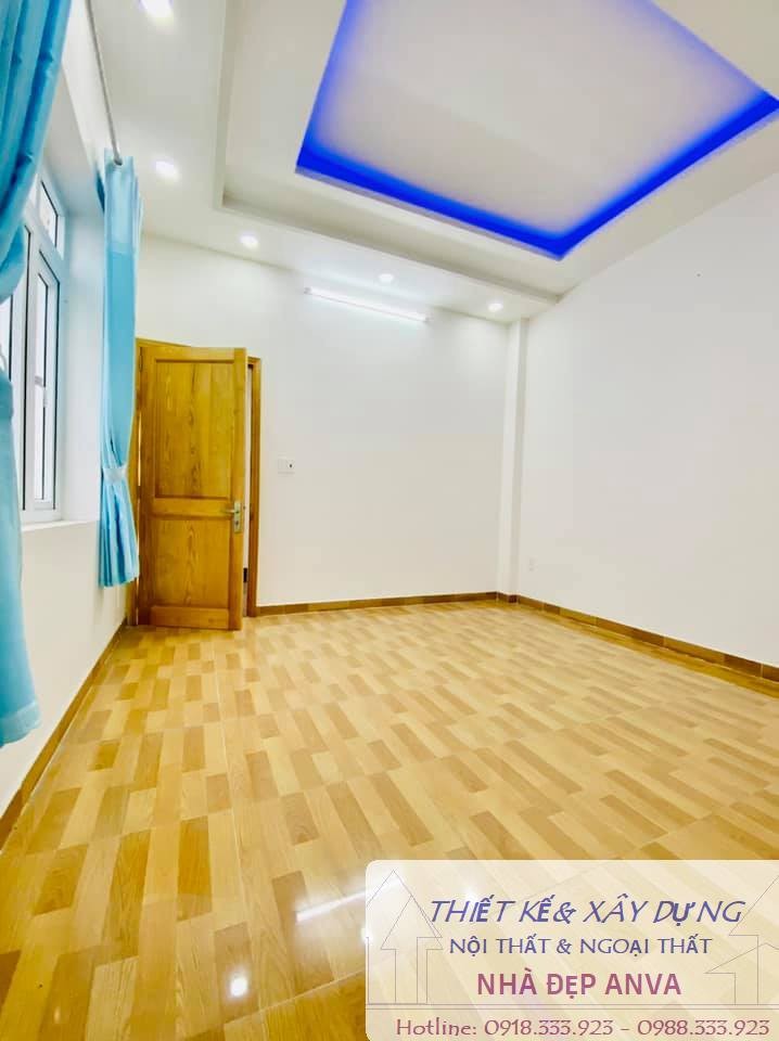 Bán nhà Trần Hưng Đạo, Quận 1, dt 30M2, 4 tầng BTCT, hẻm 4m, 20m ra mặt tiền giá 6 tỷ 5