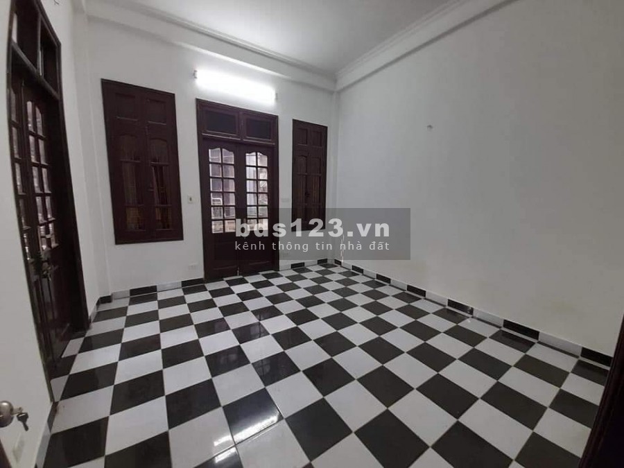 Tôi cần bán nhà 5 tầng diện tích 52m2 tại Âu Cơ giá 6,3 tỷ, 3 mặt thoáng