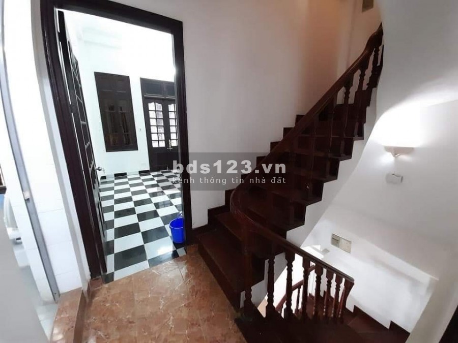 Tôi cần bán nhà 5 tầng diện tích 52m2 tại Âu Cơ giá 6,3 tỷ, 3 mặt thoáng