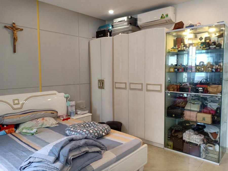 Định cư Mỹ cần bán nhà hẻm xe hơi, dt 105m2. 4 tầng giá COVID 9,1 tỷ