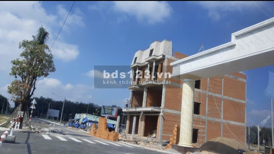 Đất nền Long Nguyên sổ hồng riêng, giá bán 825 triệu, chiết khấu cao, lhcc