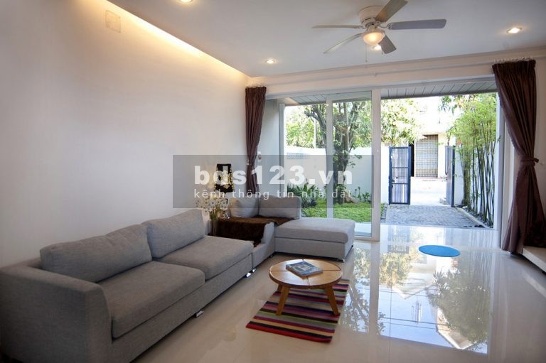Bán nhà Trần Khát Chân, dt 50m2, giá 5.8 tỷ, gần Time City Minh Khai, Lạc Trung