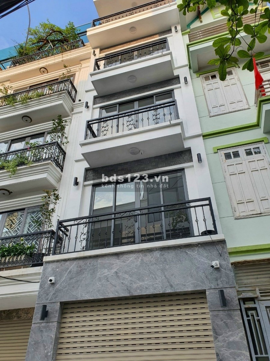 Bán nhà nguyên căn trung tâm Quận Long Biên, dt 34m2, đúc 5 tầng, giá bán 3.55 tỷ