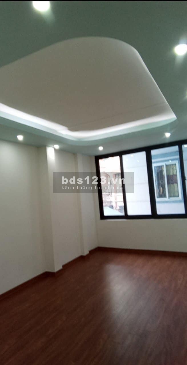 Bán Nhà ngõ xe máy chánh xe 3 gác phố Quan Nhân, diện tích 29m2, giá 3,85 tỷ