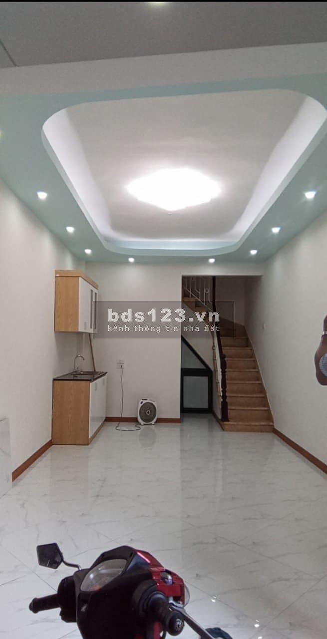 Bán Nhà ngõ xe máy chánh xe 3 gác phố Quan Nhân, diện tích 29m2, giá 3,85 tỷ