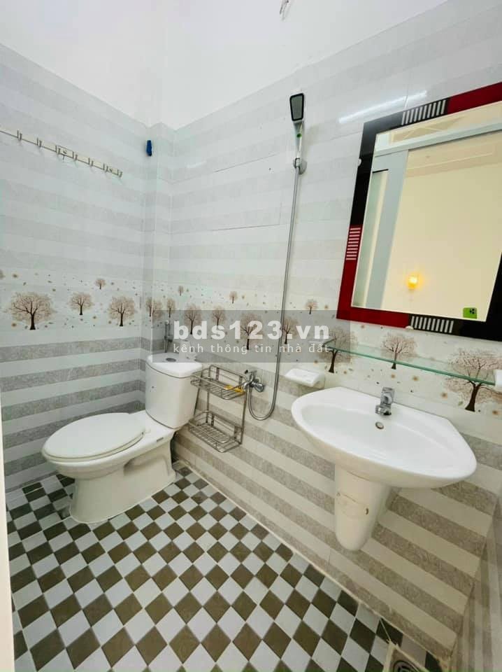 Bán Nhà Hẻm Xe Hơi Dương Quảng Hàm P5 Gò Vấp,Giá Rẻ, Siêu Đẹp, 44m2, 5 Tỷ.