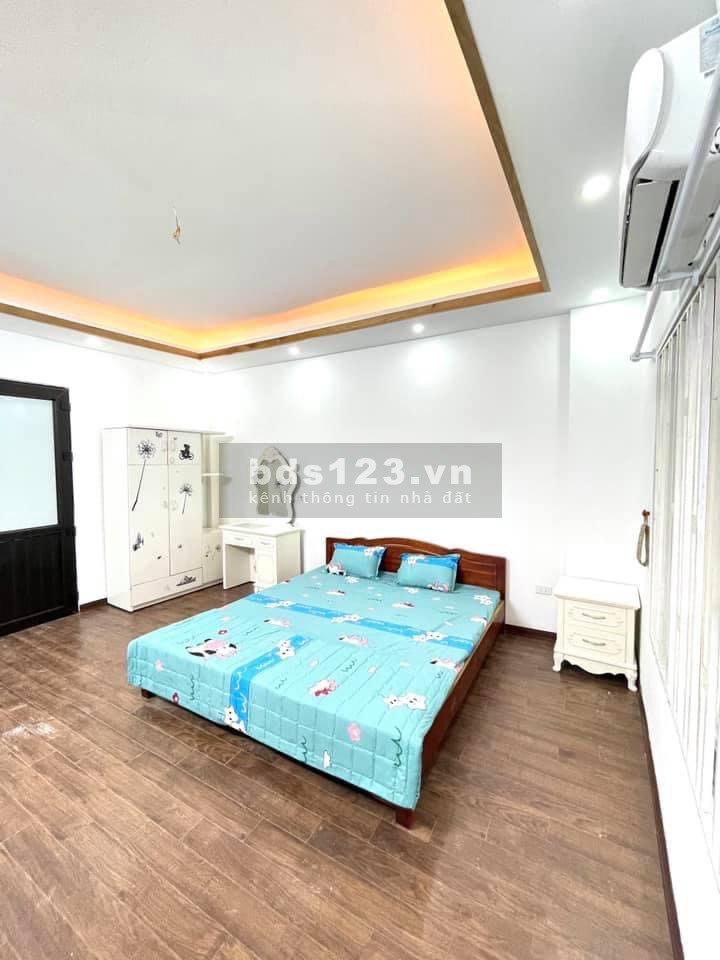 Bán nhà Tân Mai,đẹp ở ngay 4 tầng, 41m2 giá 3,15 tỷ, tặng nội thất