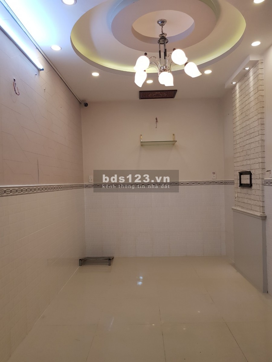 Cần tiền mùa dịch bán gấp nhà 1 trệt 1 lầu - Hẻm Xe Hơi - Huỳnh Tấn Phát, Nhà Bè