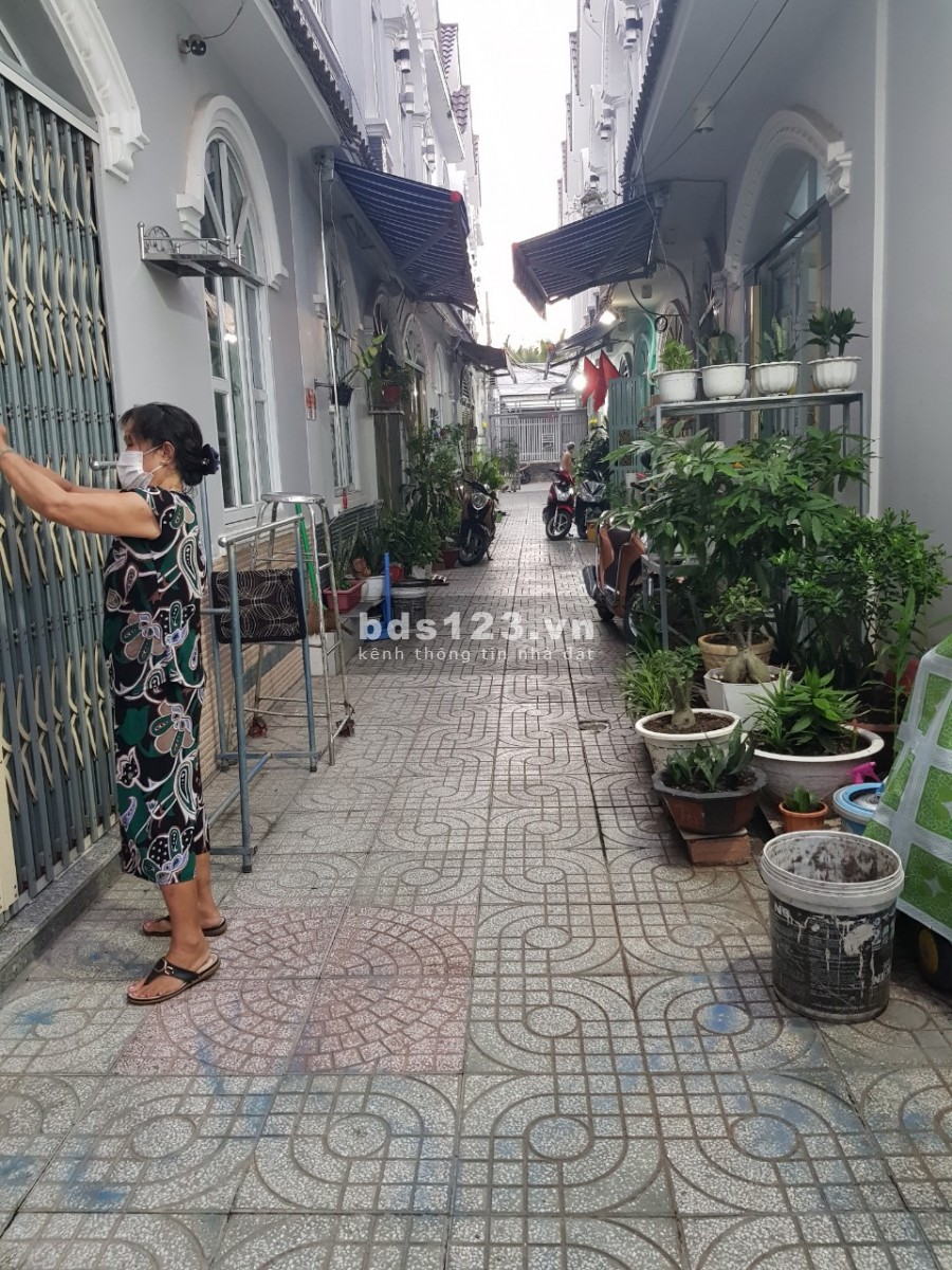 Cần tiền mùa dịch bán gấp nhà 1 trệt 1 lầu - Hẻm Xe Hơi - Huỳnh Tấn Phát, Nhà Bè