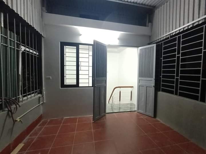 Bán nhà chia lô Trương Định, dt 40m2, 5 tầng đúc, giá 4 phòng ngủ đầy đủ tiện ích, chỉ 3.8 tỷ.