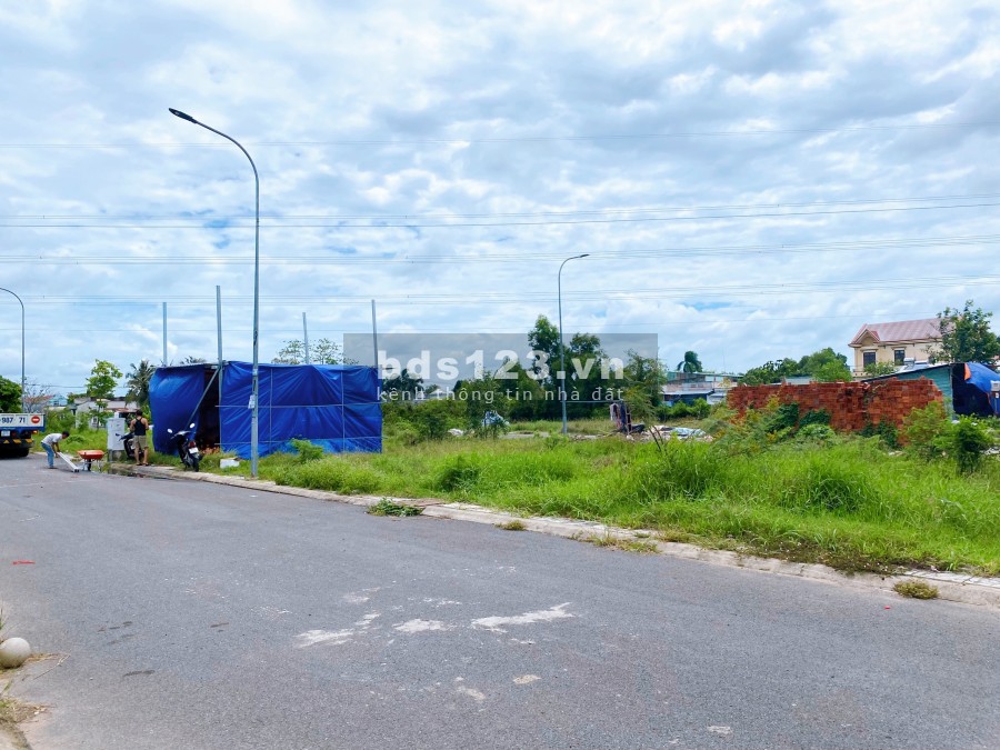 Đất Đẹp Giá Rẻ thuộc khu dân cư HT Real Hoàng Phan Thái hot nhất Bình Chánh. Sổ hồng riêng chính chủ bao test.