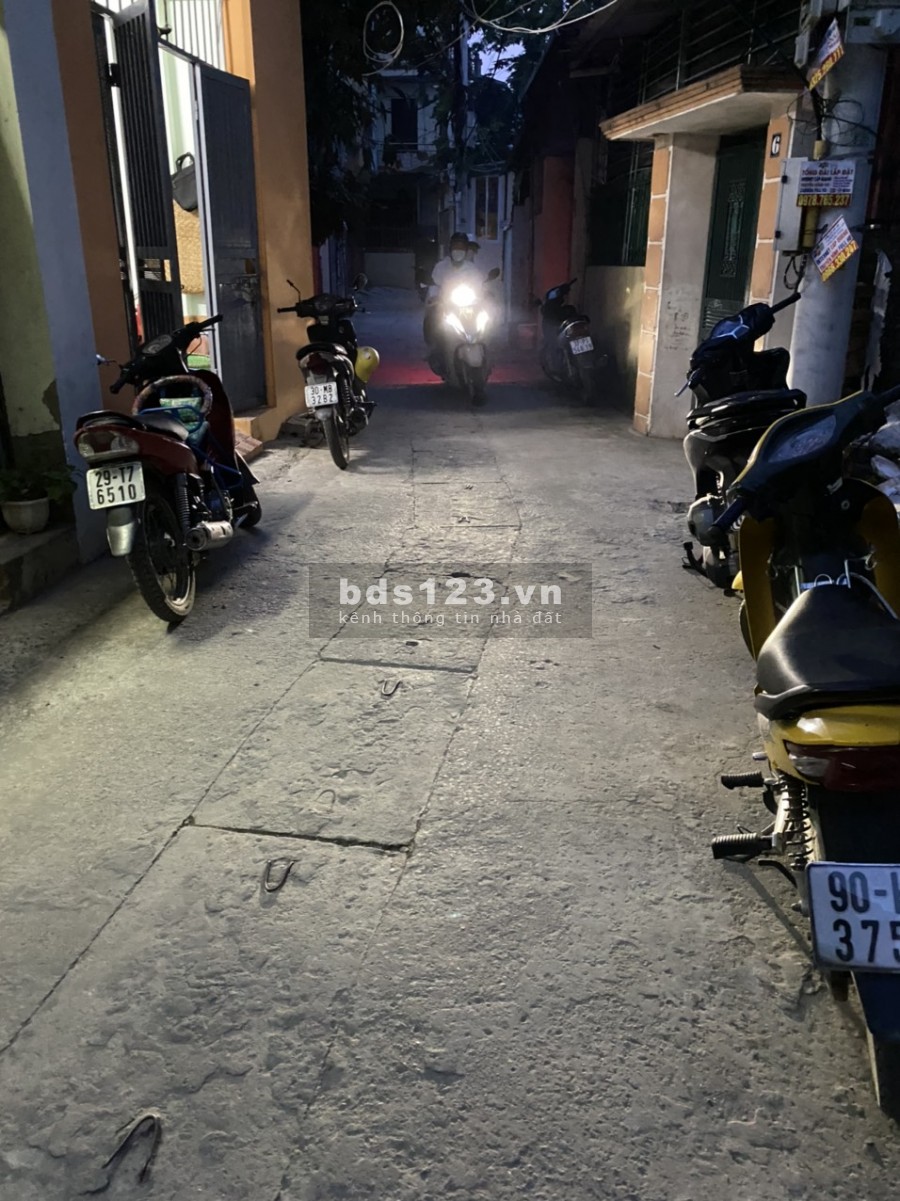 Cho thuê nhà 1 tầng, ngõ 36 Tả Thanh Oai, diện tích 40.25m2, còn mới, lh 0979352887
