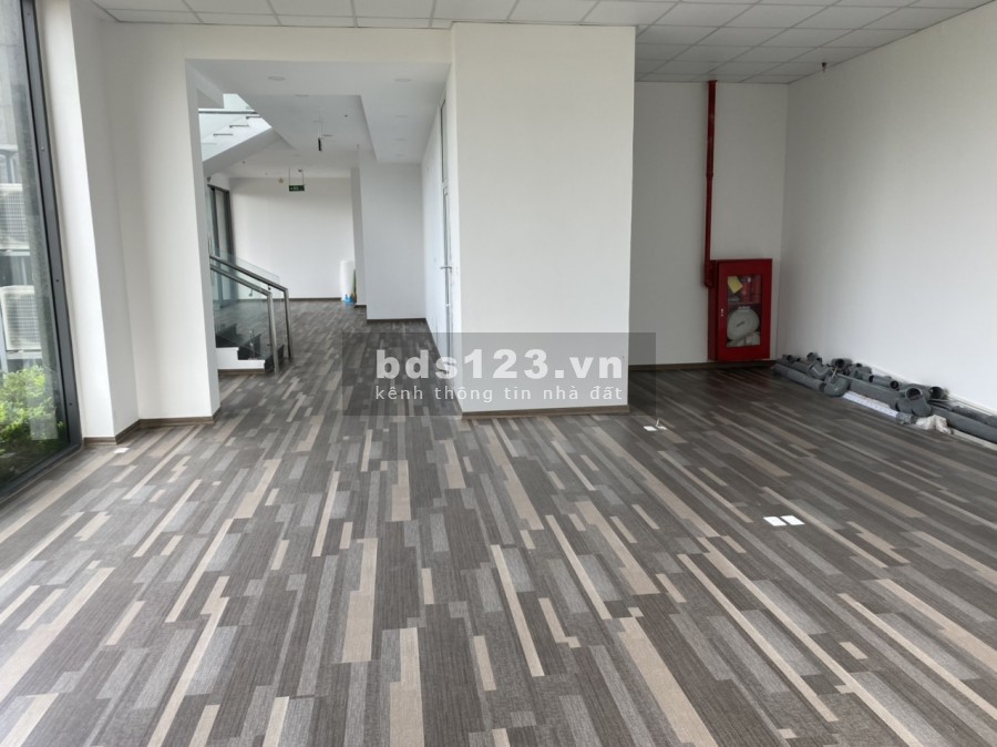 Cho thuê tầng 1 rộng 120m2 chỉ 10 triệu/tháng tại Toà Báo Nhân dân Xuân Phương