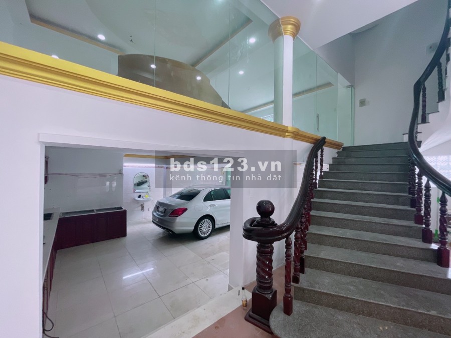 Bán biệt thự góc 2 mặt tiền đường Nguyễn Oanh, giá bán 23.9 tỷ, lh 0762 093 317