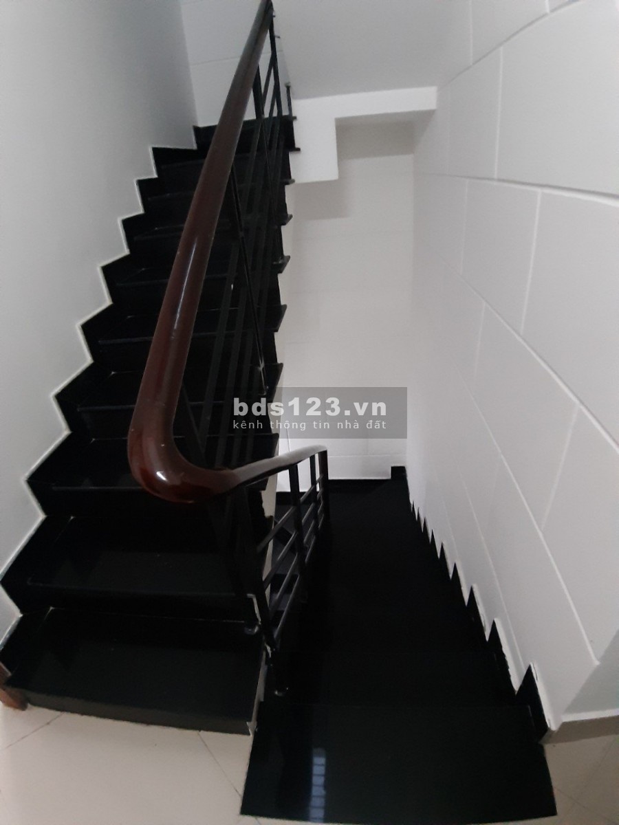 Nhà phố đẹp 2 lầu hẻm xe hơi đường Phú Thuận, phường Phú Thuận, Quận 7