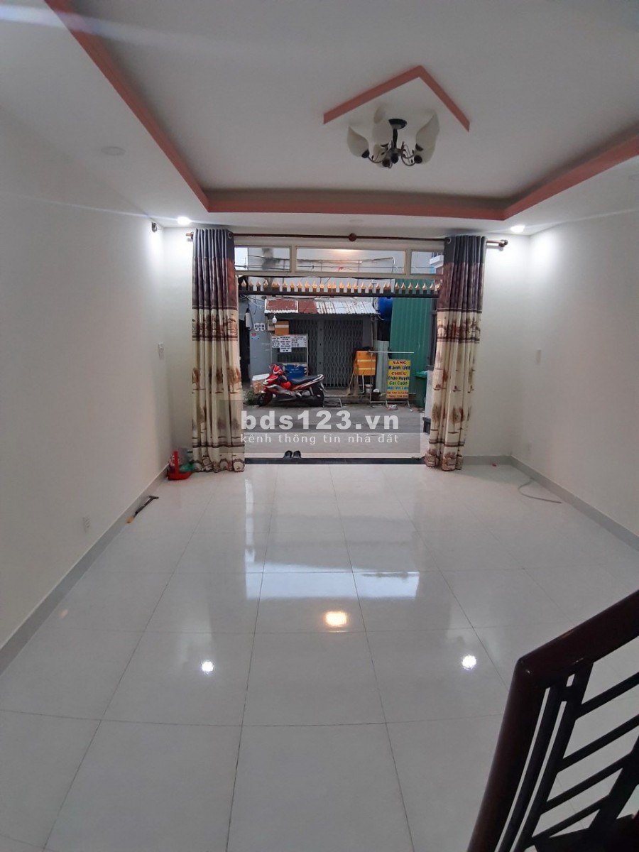 Nhà phố đẹp 2 lầu hẻm xe hơi đường Phú Thuận, phường Phú Thuận, Quận 7