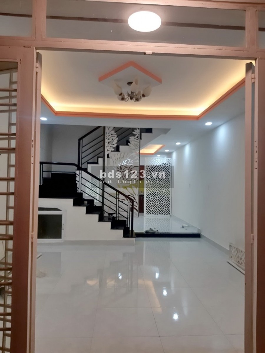 Nhà phố đẹp 2 lầu hẻm xe hơi đường Phú Thuận, phường Phú Thuận, Quận 7