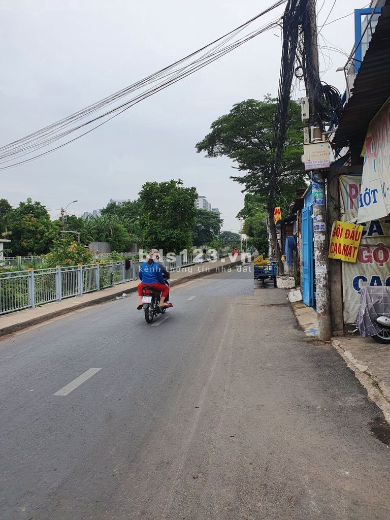 Nhà kênh 19/5, 4x18, trệt, lầu, nhà mới 100%, cho thuê nguyên căn giá 12 triệu/tháng