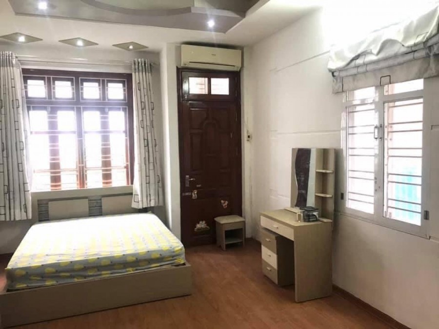 Xã Đàn dt 35m2, 6 tầng đúc, mt 4m, giá 4.8 tỷ, 3 pn, an sinh đỉnh, ô tô 3 bước ra mặt phố