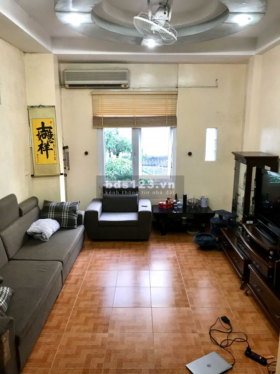 Bán nhà Đường Láng, Ngã Tư Sở, 36m2x5T, 4 phòng ngủ, chỉ 3.3 tỷ