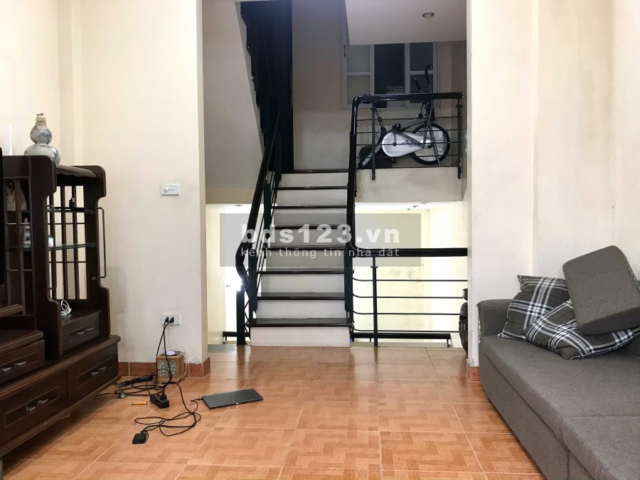 Bán nhà Đường Láng, Ngã Tư Sở, 36m2x5T, 4 phòng ngủ, chỉ 3.3 tỷ