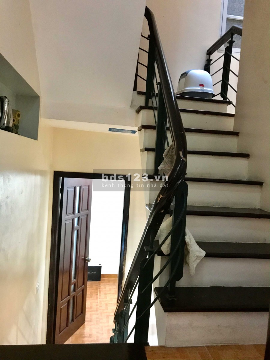 Bán nhà Đường Láng, Ngã Tư Sở, 36m2x5T, 4 phòng ngủ, chỉ 3.3 tỷ
