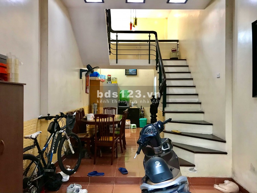 Bán nhà Đường Láng, Ngã Tư Sở, 36m2x5T, 4 phòng ngủ, chỉ 3.3 tỷ