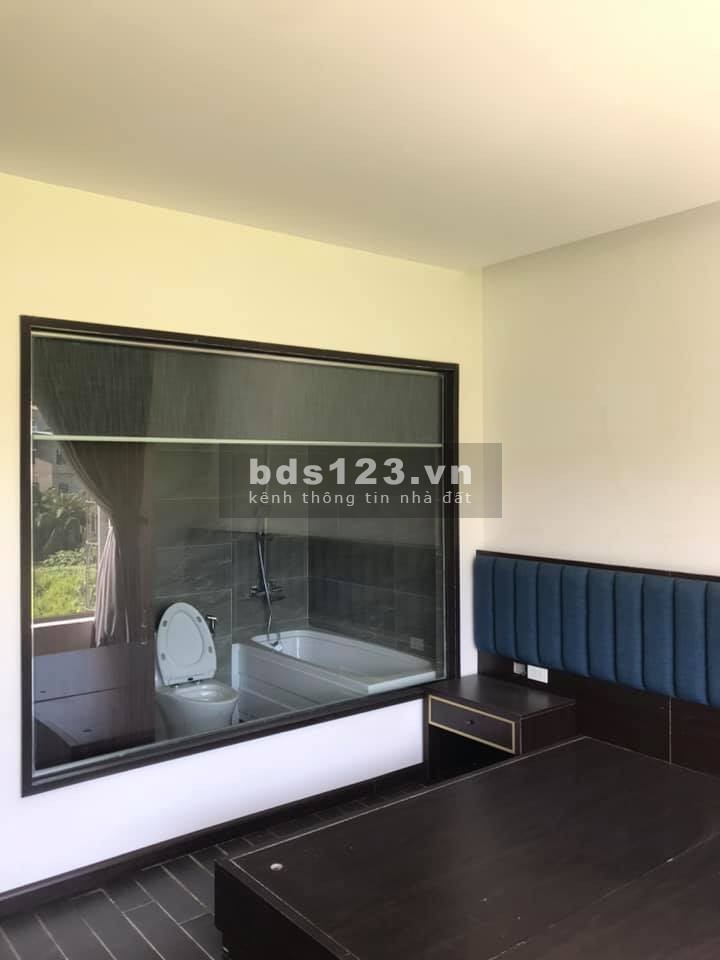 Bán nhà mặt phố đường Xuân Diệu Tây Hồ Hà Nội, diện tích sử dụng 180m2