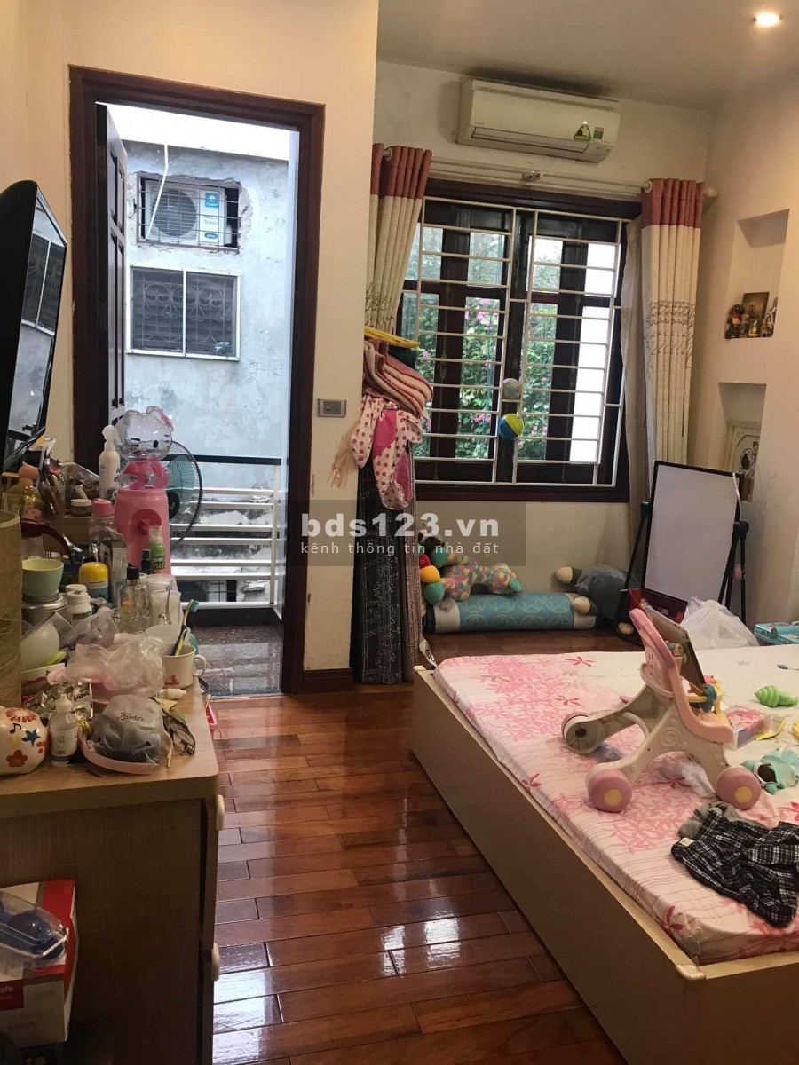 Bán nhà đường Láng p.Láng Thượng Quận Đống Đa. DT 60m X 5 Tầng Giá 6.3 tỷ, vị trí đẹp, gia đầu tư