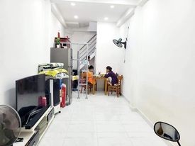 Khu Vip Quận 10 diện tích rộng, sổ vuông A4 cần tiền nên chủ gấp bán, lhcc