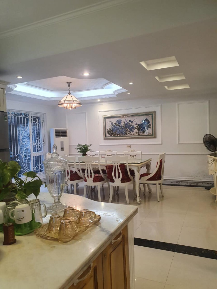 Bán Biệt Thự Văn Phú, Hà Đông DT 215m2, 4 tầng mặt tiền 10m giá 18 tỷ
