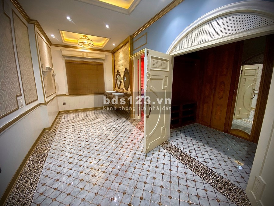 Bán nhà biệt thự 105m2 có thang máy Lê Bình Phường 4 Tân Bình