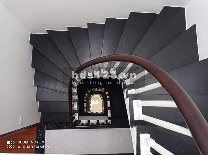 Đại cực phẩm! Bán nhà Thạch Bàn- Long Biên, ô tô vào nhà, 57m2, 5 tầng, 4.7 tỷ