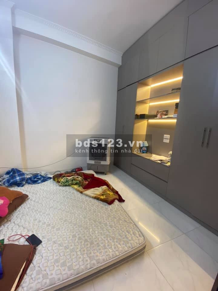 Bán nhà Trần Khát Trân dt 58m2 mặt tiền 5m lô góc giá 4 tỷ, nhà xây khung cột chắc chắn