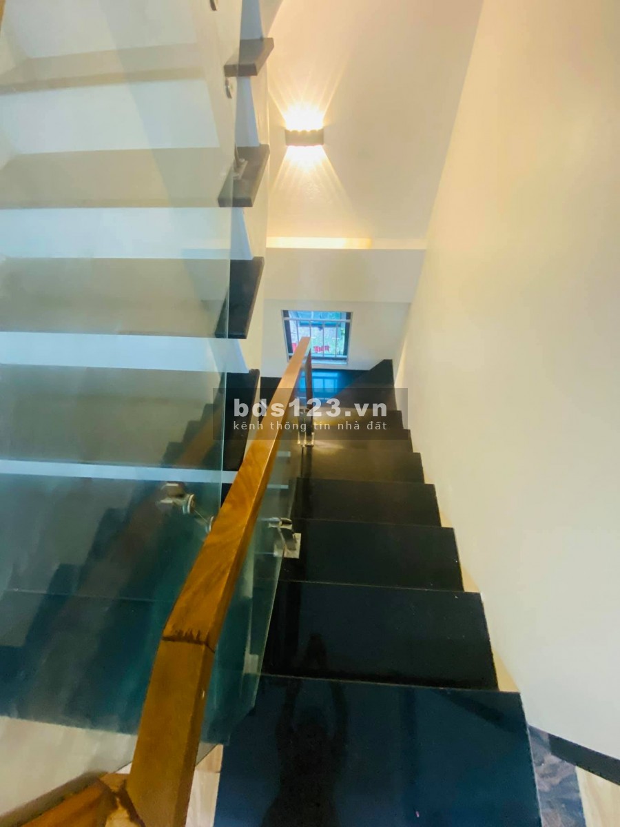 Bán nhà Tam Trinh, diện tích sử dụng 35m2, gần ô tô, giá bán 2.97 tỷ