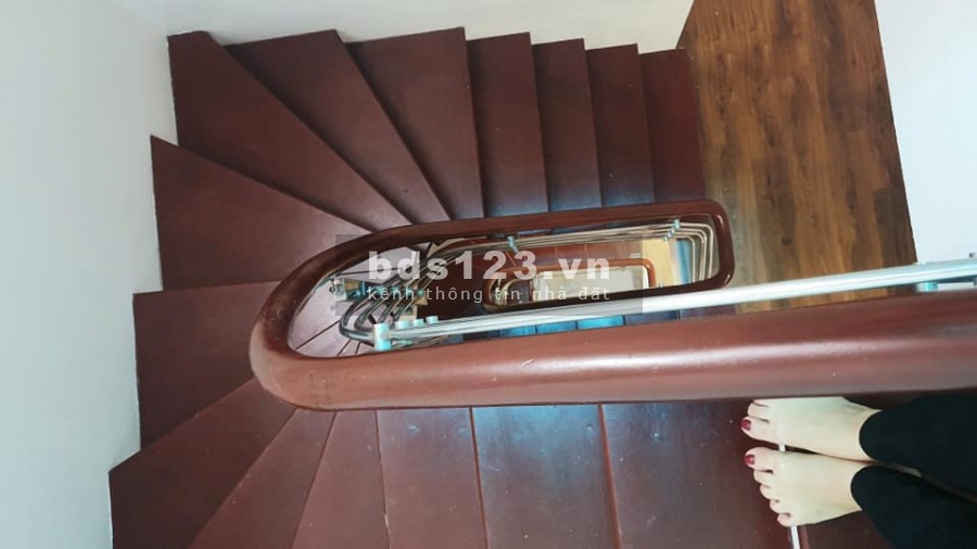 Bán nhà Cầu Giấy Ba gác đổ cửa cách ô tô 40m, dt 30m2, 5 tầng, giá 3.45 tỷ, lhcc