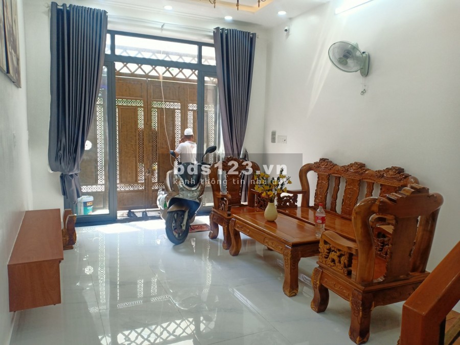 Bán Nhà Đẹp Nguyễn Ngọc Lộc, P14, Quận 10, Giá rẻ, 3.5x10m chỉ 4.1 tỷ 0982245779