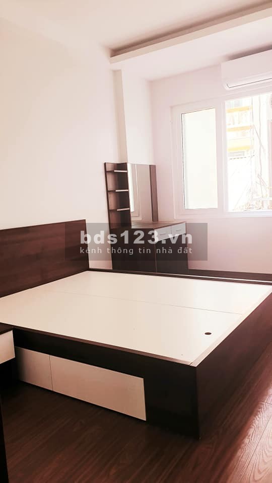 Bán nhà Cầu Giấy Ba gác đổ cửa cách ô tô 40m, dt 30m2, 5 tầng, giá 3.45 tỷ, lhcc