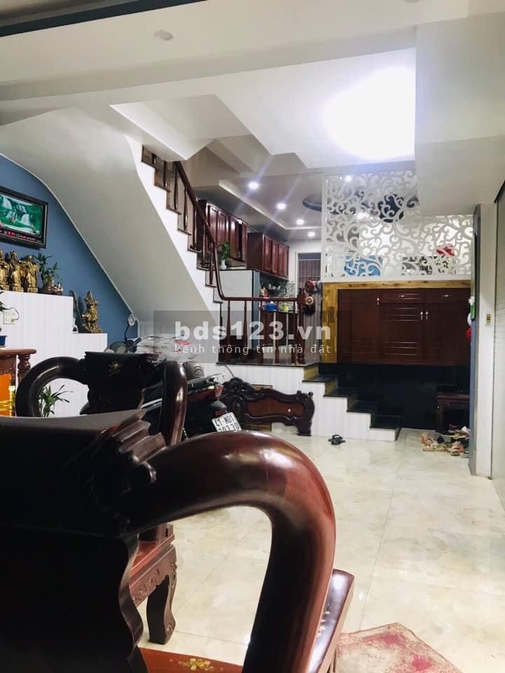 Nhà Liên Tỉnh 5 ngay sát Cầu Nhị Thiên Đường Quận 8 diện tích 81m2.