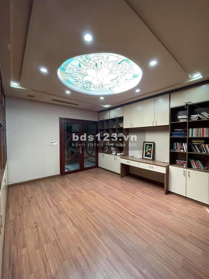 Cần bán nhà Xuân La, Quận Tây Hồ, morning đỗ cửa, thang máy, 7 tầng, giá 8.x tỷ